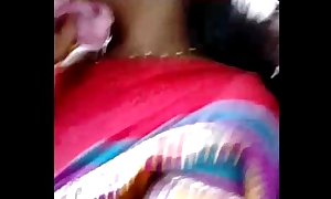 Sleeping aunty boobshow yellow blouse in public- delhi cram
